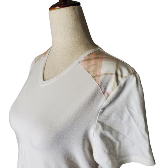 Burberry White T-Shirt w/ Nova Check Pattern Details - Size Medium - Picture 2 of 9